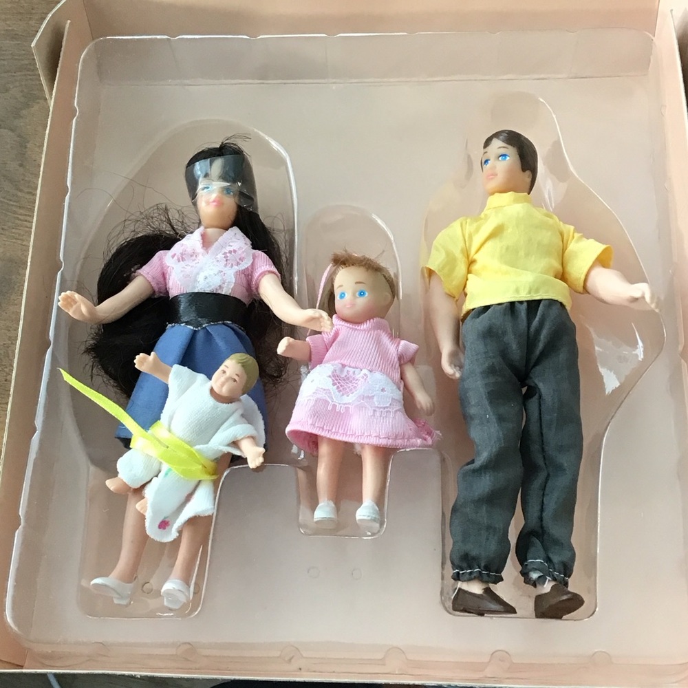 Vintage 1995 Horsman "Doll House Family" set collectible toy